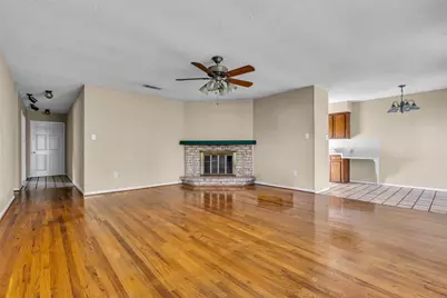 168 Greenleaf Lane, Conroe, TX 77304 - Photo 8
