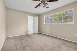 168 Greenleaf Ln, Conroe, TX 77304 - Photo 18
