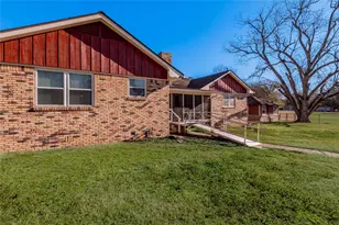 2201 Badger Ln, Huntsville, TX 77320 - Photo 4