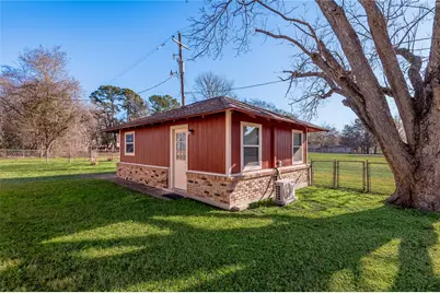 2201 Badger Lane, Huntsville, TX 77320 - Photo 8