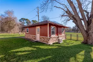 2201 Badger Ln, Huntsville, TX 77320 - Photo 8