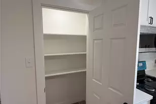 5842 Beldart St, Houston, TX 77033 - Photo 4