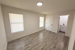 5842 Beldart St, Houston, TX 77033 - Photo 12