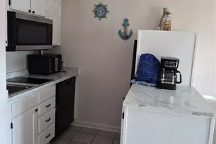 6300 Seawall Blvd, Galveston, TX 77551 - Photo 10