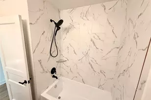 1203 17th Ave N, Texas City, TX 77590 - Photo 8