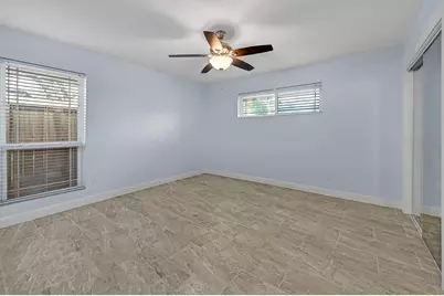 5623 Cerritos Drive, Houston, TX 77035 - Photo 14