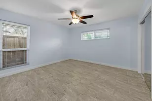 5623 Cerritos Dr, Houston, TX 77035 - Photo 14