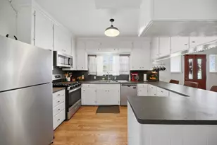 638 W Fisher St, Bellville, TX 77418 - Photo 4