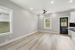 4719 Mallow St, Houston, TX 77033 - Photo 14