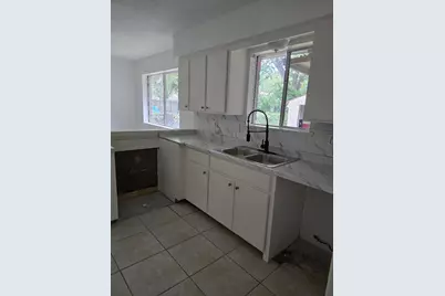 13630 Greenway Drive, Sugar Land, TX 77498 - Photo 10
