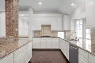 18 Skyland Pl, The Woodlands, TX 77381 - Photo 6