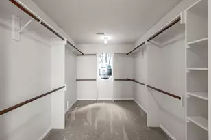 18 Skyland Pl, The Woodlands, TX 77381 - Photo 12