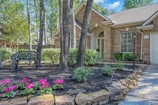 18 Skyland Pl, The Woodlands, TX 77381 - Photo 2
