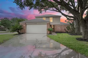 12903 Avenida Vaquero St, Houston, TX 77077 - Photo 2