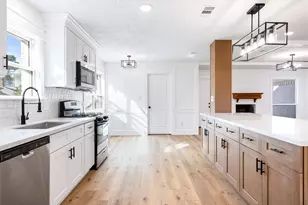 402 W Castle Harbour Dr, Friendswood, TX 77546 - Photo 6