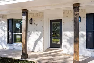 402 W Castle Harbour Dr, Friendswood, TX 77546 - Photo 2