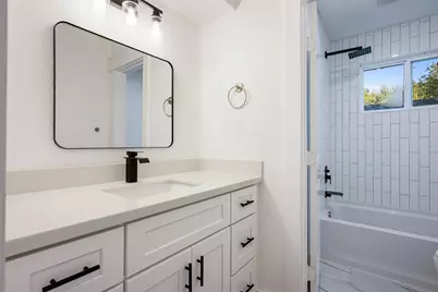 402 W Castle Harbour Drive, Friendswood, TX 77546 - Photo 28