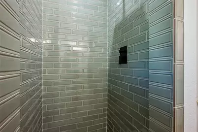 402 W Castle Harbour Drive, Friendswood, TX 77546 - Photo 24