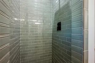 402 W Castle Harbour Dr, Friendswood, TX 77546 - Photo 24