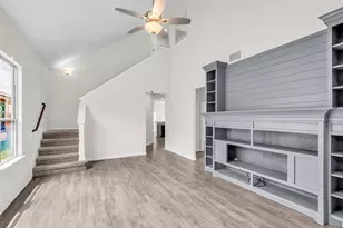 14211 Grand Hls Dr, Conroe, TX 77303 - Photo 4