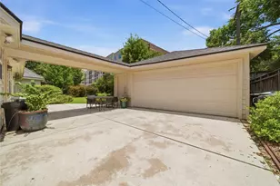 14919 Perthshire Rd, Houston, TX 77079 - Photo 32