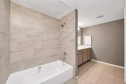 3105 Walnut Bend Ln #32, Houston, TX 77042 - Photo 20
