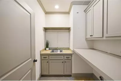 1655 Castle Court, Houston, TX 77006 - Photo 22