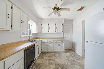 410 Live Oak Street, Pasadena, TX 77506 - Photo 1