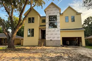 2211 Stonecrest Dr, Houston, TX 77018 - Photo 1
