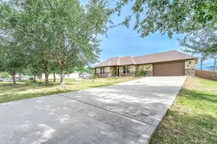 2511 Mary Ln, League City, TX 77539 - Photo 2