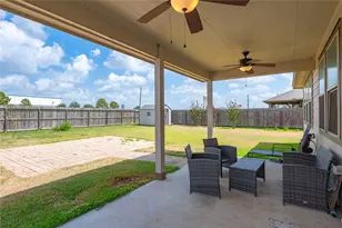 211 White Wing Ln, Sealy, TX 77474 - Photo 26