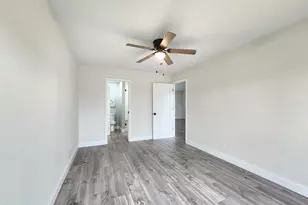 288 Ling St, Bayou Vista, TX 77563 - Photo 12