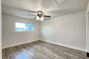 288 Ling St, Bayou Vista, TX 77563 - Photo 18