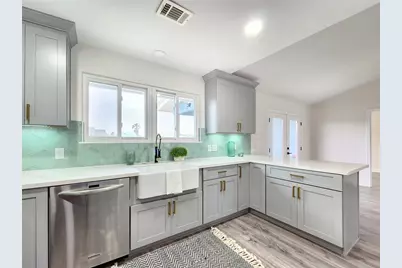 288 Ling Street, Bayou Vista, TX 77563 - Photo 10