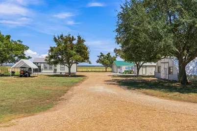 2840 Riverwood Road, Gonzales, TX 78629 - Photo 4