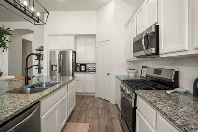 7711 Wildflower Spring Court, Spring, TX 77379 - Photo 8