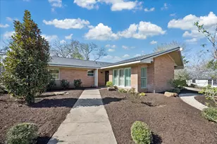 523 E Obryant St, Bellville, TX 77418 - Photo 1