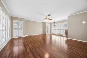 523 E Obryant St, Bellville, TX 77418 - Photo 4