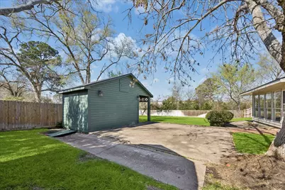 523 E O'Bryant Street, Bellville, TX 77418 - Photo 18