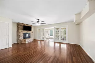 523 E Obryant St, Bellville, TX 77418 - Photo 10