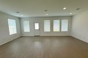 423 Amy St, Angleton, TX 77515 - Photo 8