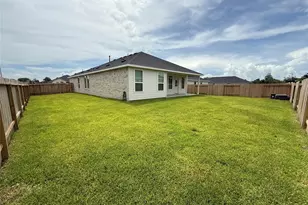 423 Amy St, Angleton, TX 77515 - Photo 38