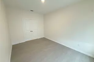 423 Amy St, Angleton, TX 77515 - Photo 48
