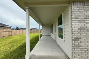 423 Amy St, Angleton, TX 77515 - Photo 36