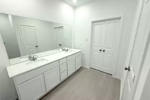 423 Amy St, Angleton, TX 77515 - Photo 18
