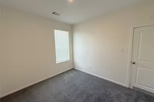 423 Amy St, Angleton, TX 77515 - Photo 10