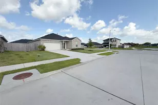 423 Amy St, Angleton, TX 77515 - Photo 1