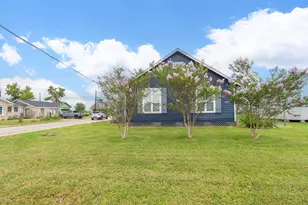 1130 W Broad St, Freeport, TX 77541 - Photo 2