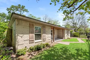709 E 41st St, Houston, TX 77022 - Photo 2