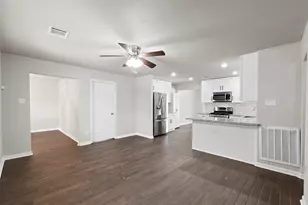 709 E 41st St, Houston, TX 77022 - Photo 8
